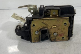 Serrure avant droit VOLKSWAGEN POLO 3