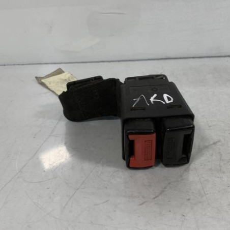Attache ceinture arriere droit RENAULT MEGANE 1