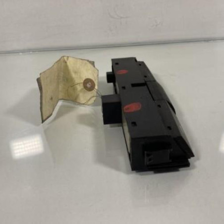 Bouton de warning TOYOTA COROLLA VERSO 2