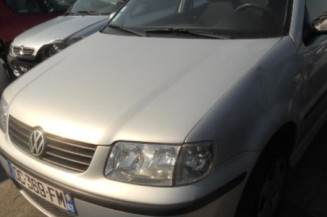 Pretensionneur de ceinture avant gauche VOLKSWAGEN POLO 3