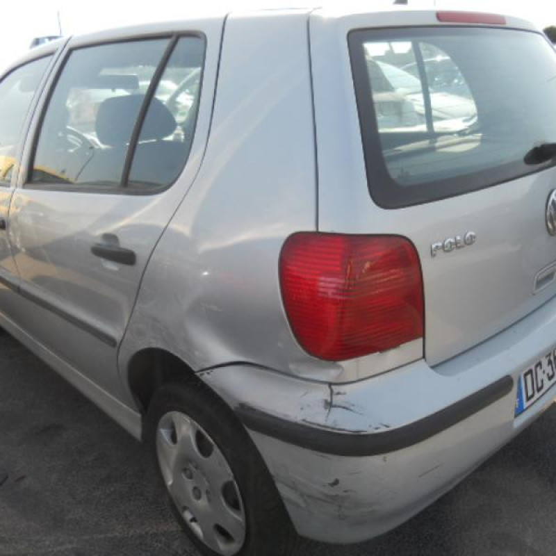 Pretensionneur de ceinture avant gauche VOLKSWAGEN POLO 3 Photo n°7