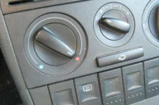 Pretensionneur de ceinture avant gauche VOLKSWAGEN POLO 3