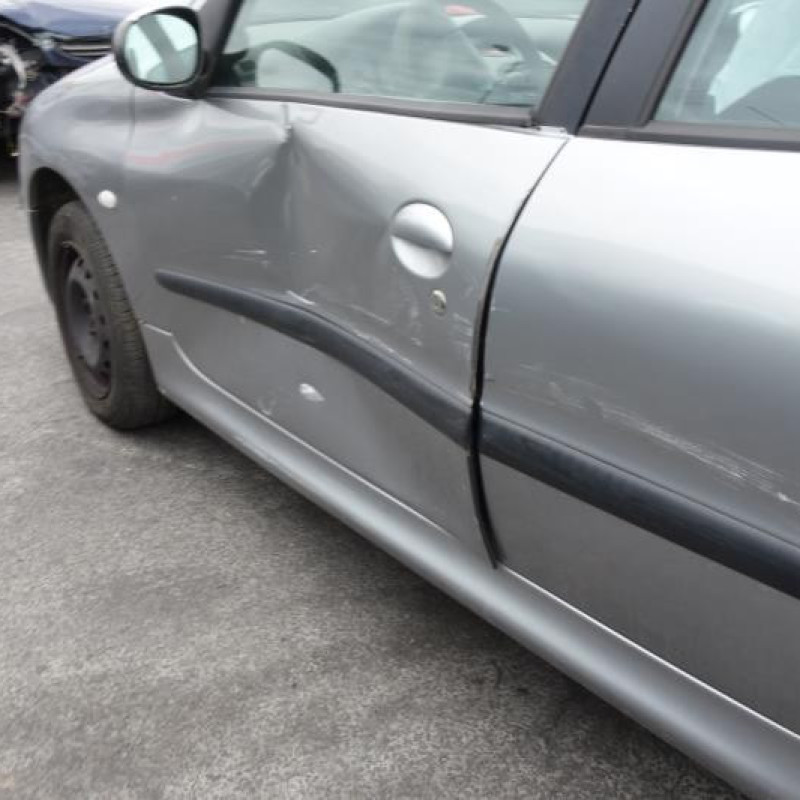 Boite a gants PEUGEOT 206 Photo n°7