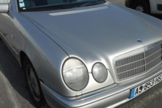 Pretensionneur de ceinture avant gauche MERCEDES CLASSE E 210