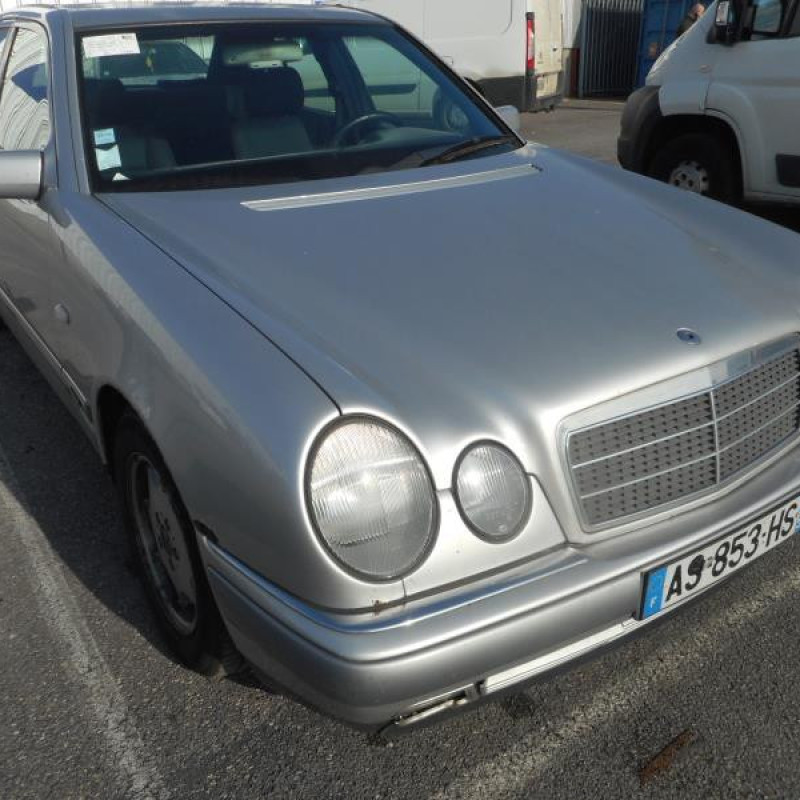 Pretensionneur de ceinture avant gauche MERCEDES CLASSE E 210 Photo n°5