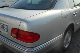 Pretensionneur de ceinture avant gauche MERCEDES CLASSE E 210