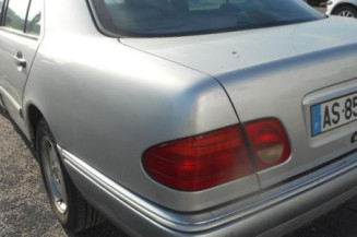 Pretensionneur de ceinture avant gauche MERCEDES CLASSE E 210