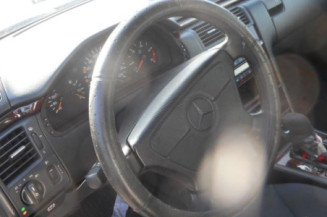 Pretensionneur de ceinture avant gauche MERCEDES CLASSE E 210