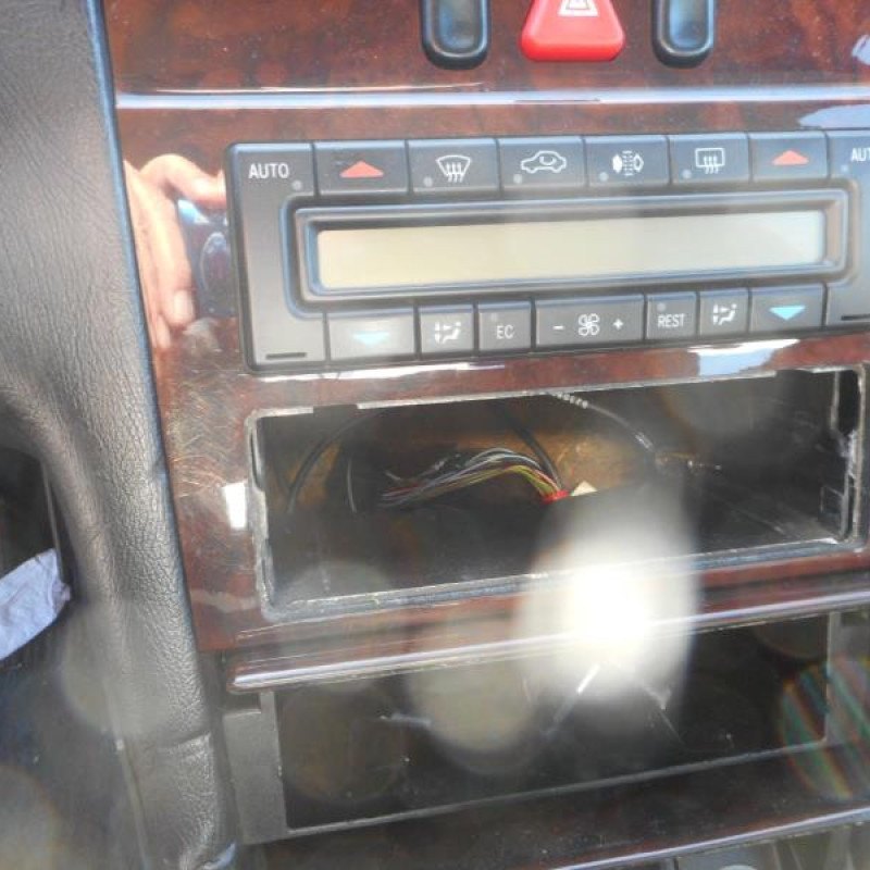 Leve vitre electrique avant droit MERCEDES CLASSE E 210 Photo n°8