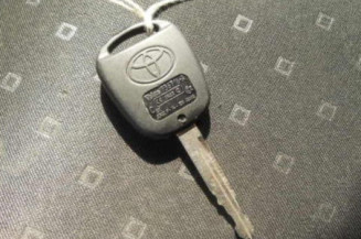 Ceinture arriere gauche TOYOTA YARIS 2