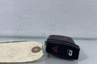 Bouton de warning BMW X3 E83 Photo n°1