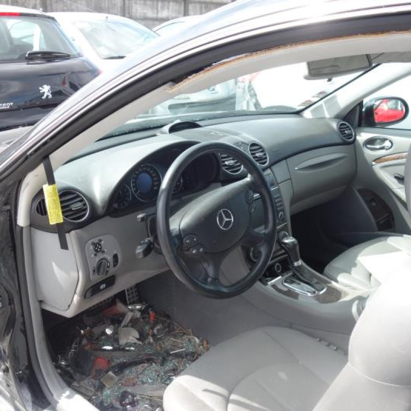 Porte avant droit MERCEDES CLASSE CLK 209 Photo n°7