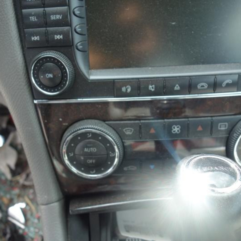 Porte avant droit MERCEDES CLASSE CLK 209 Photo n°8