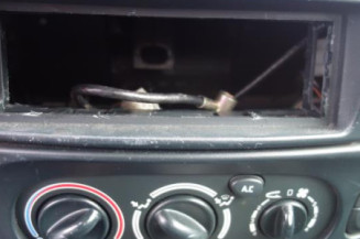 Attache ceinture arriere droit RENAULT MEGANE 1