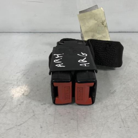 Attache ceinture arriere gauche RENAULT MEGANE 1 Photo n°1