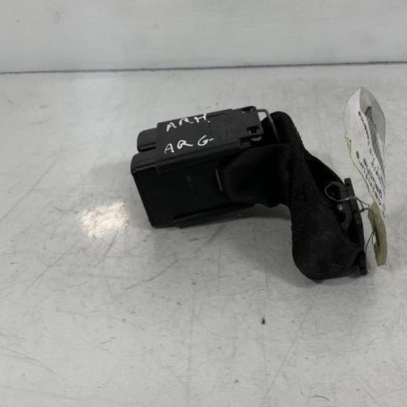 Attache ceinture arriere gauche RENAULT MEGANE 1 Photo n°3