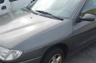 Serrure avant droit RENAULT MEGANE 1