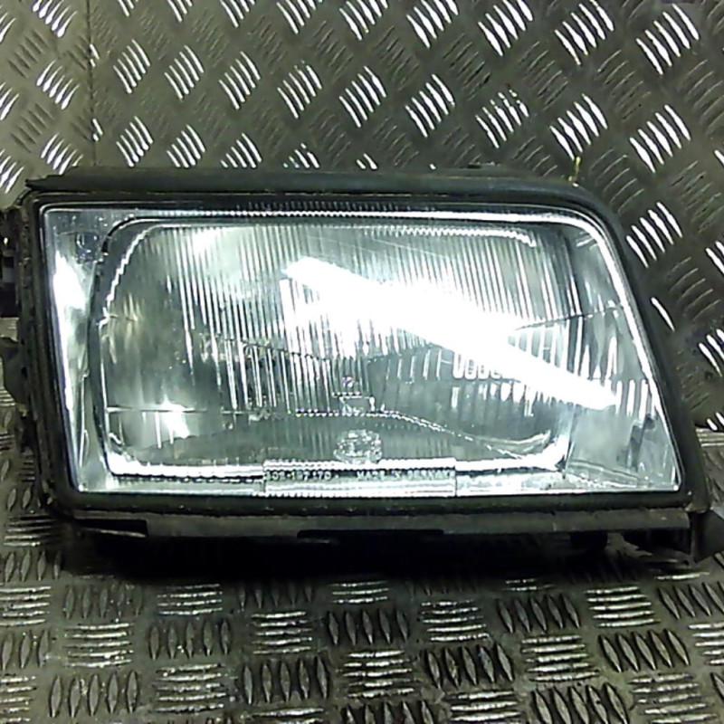 Optique avant principal droit (feux)(phare) AUDI 100 2 Photo n°1