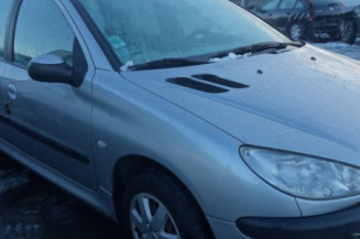Attache ceinture avant droit PEUGEOT 206