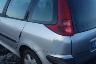 Attache ceinture avant droit PEUGEOT 206