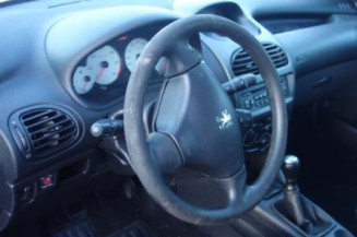 Attache ceinture avant droit PEUGEOT 206