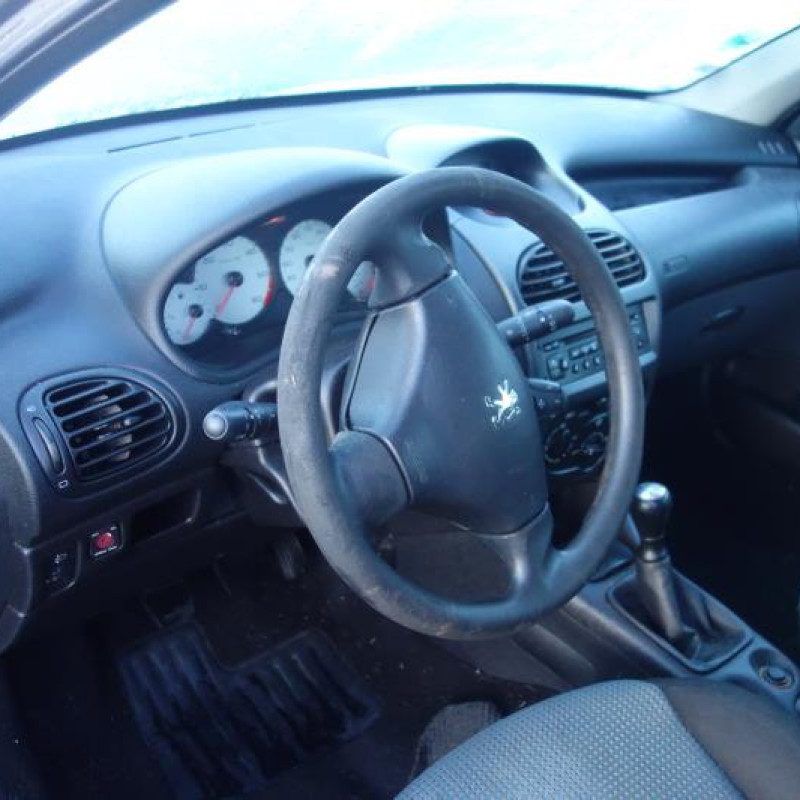 Attache ceinture avant droit PEUGEOT 206 Photo n°8
