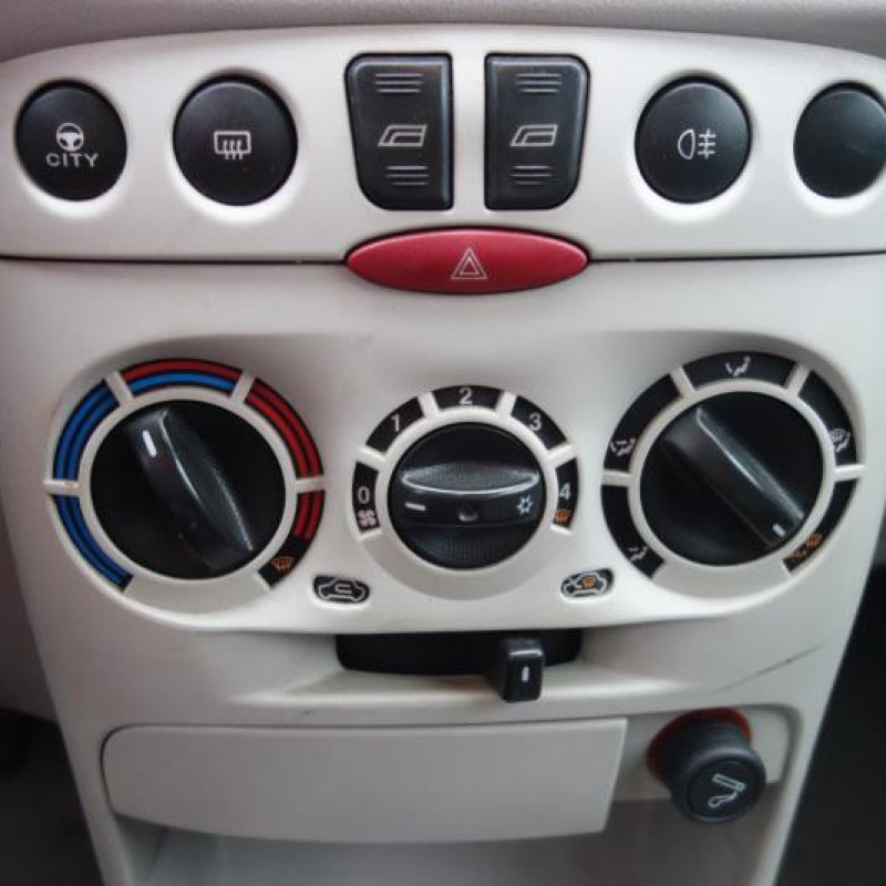 Pretensionneur de ceinture avant droit FIAT PUNTO 2 Photo n°9