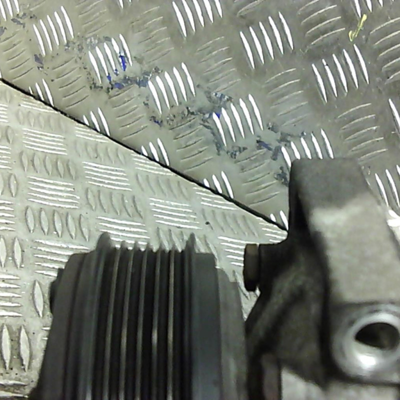 Compresseur clim RENAULT VEL SATIS Photo n°2