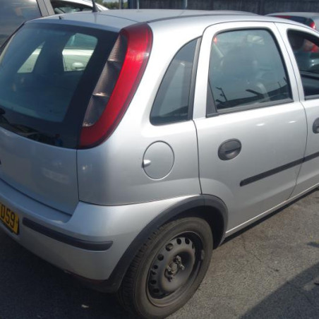 Vitre arriere droit OPEL CORSA C