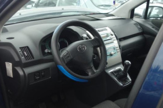 Boite a gants TOYOTA COROLLA VERSO 2
