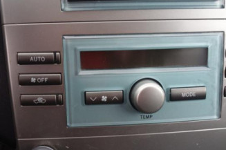 Boite a gants TOYOTA COROLLA VERSO 2