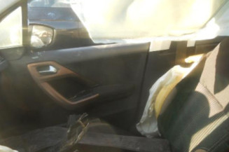 Trappe d'essence PEUGEOT 208 1