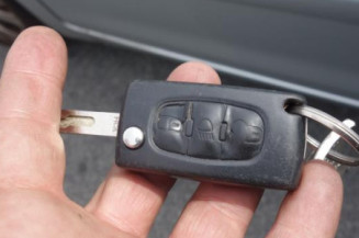 Attache ceinture arriere gauche CITROEN C4 GRAND PICASSO 1
