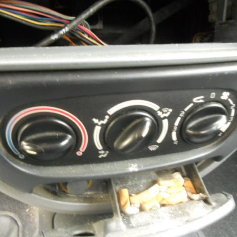 Malle/Hayon arriere RENAULT MEGANE 1 Photo n°8