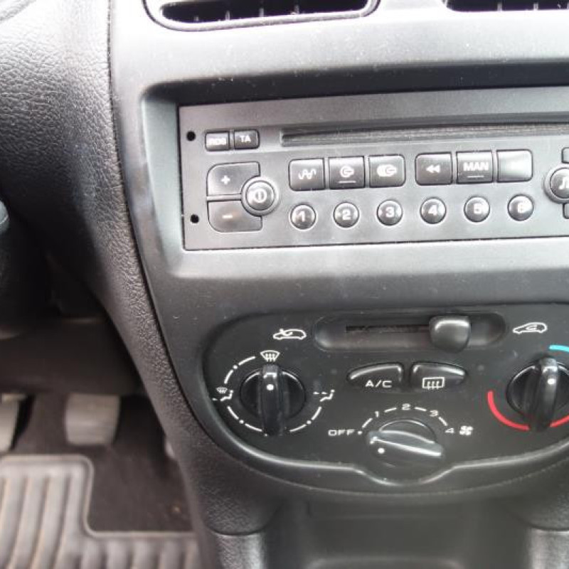 Boite a gants PEUGEOT 206 Photo n°8