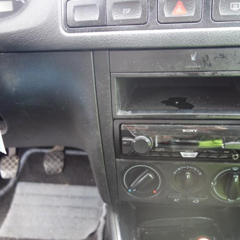 Ceinture arriere gauche VOLKSWAGEN GOLF 4 Photo n°9