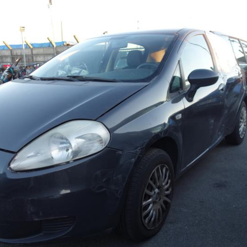 Pretensionneur de ceinture avant droit FIAT GRANDE PUNTO Photo n°4
