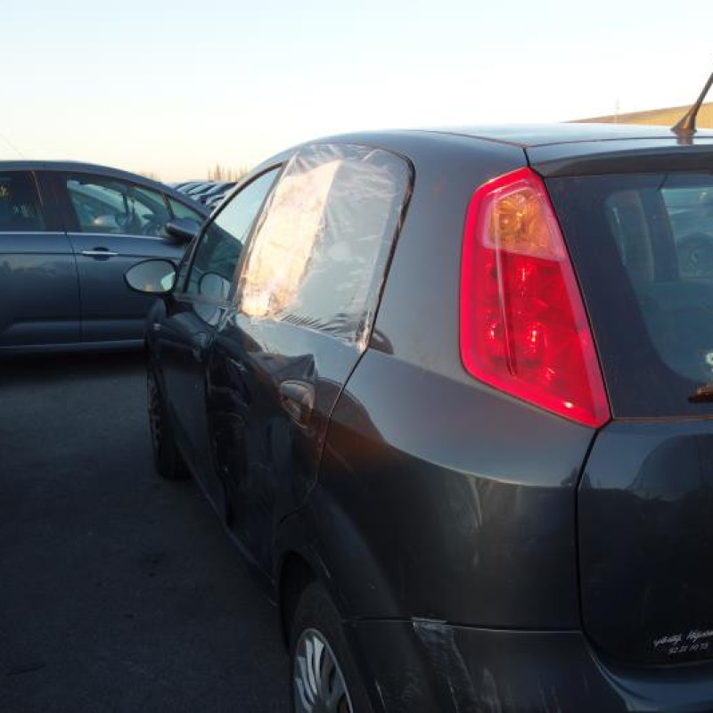 Pretensionneur de ceinture avant droit FIAT GRANDE PUNTO Photo n°7