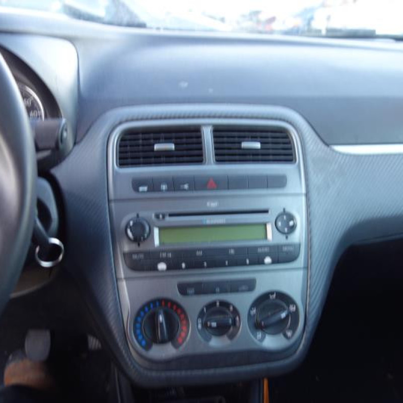 Pretensionneur de ceinture avant droit FIAT GRANDE PUNTO Photo n°9