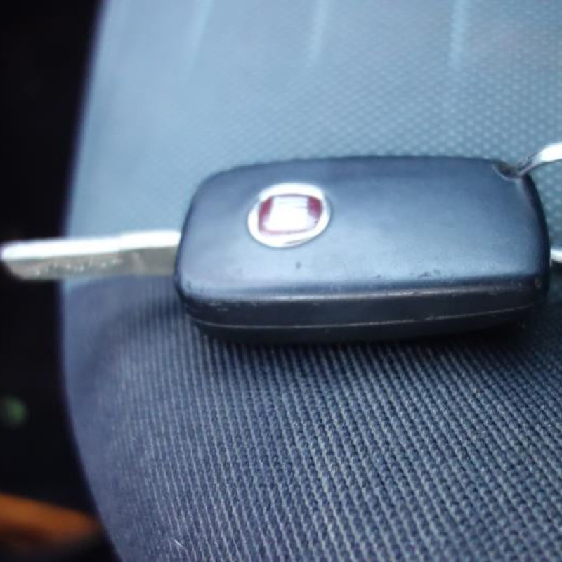 Pretensionneur de ceinture avant droit FIAT GRANDE PUNTO Photo n°11