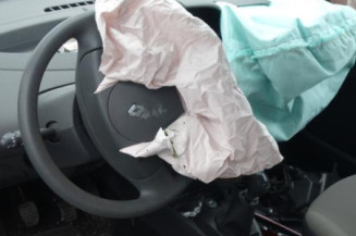 Renfort pare choc arriere (traverse) RENAULT TWINGO 2