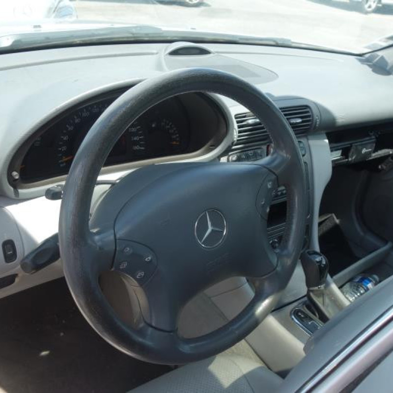 Pretensionneur de ceinture arriere gauche MERCEDES CLASSE C 203 Photo n°8
