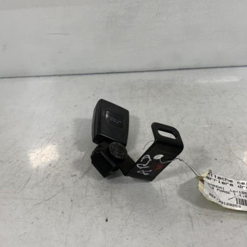 Attache ceinture arriere droit HYUNDAI I 10 1 Photo n°3