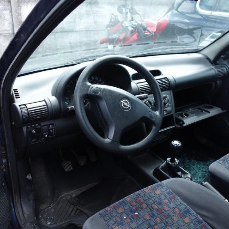 Etrier avant droit (freinage) OPEL CORSA B Photo n°5