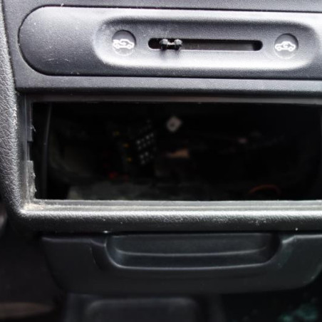 Etrier avant gauche (freinage) OPEL CORSA B