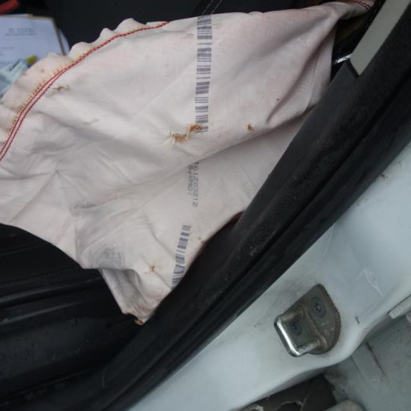 Ceinture arriere gauche RENAULT CLIO 3 Photo n°9