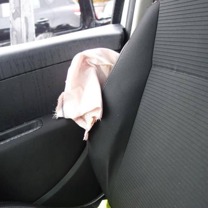 Ceinture arriere gauche RENAULT CLIO 3 Photo n°10