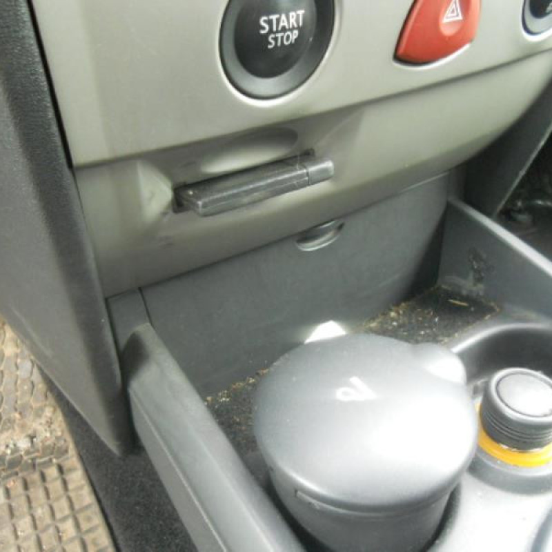Pretensionneur de ceinture arriere gauche RENAULT MEGANE 2 Photo n°9
