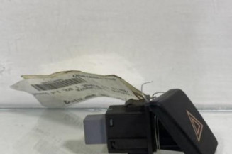 Bouton de warning TOYOTA YARIS 2
