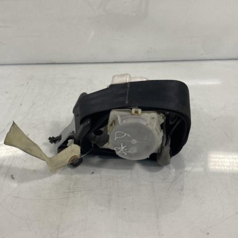 Ceinture arriere droit TOYOTA YARIS 2 Photo n°3